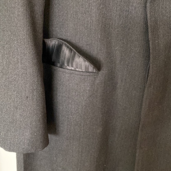 Hart Schaffner & Marx Wool Coat. - Picture 4 of 9